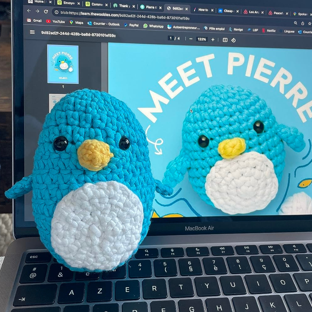 Set de început adorabil pentru croșetat: Pinguin pentru mici și mari creatori (8+ ani)