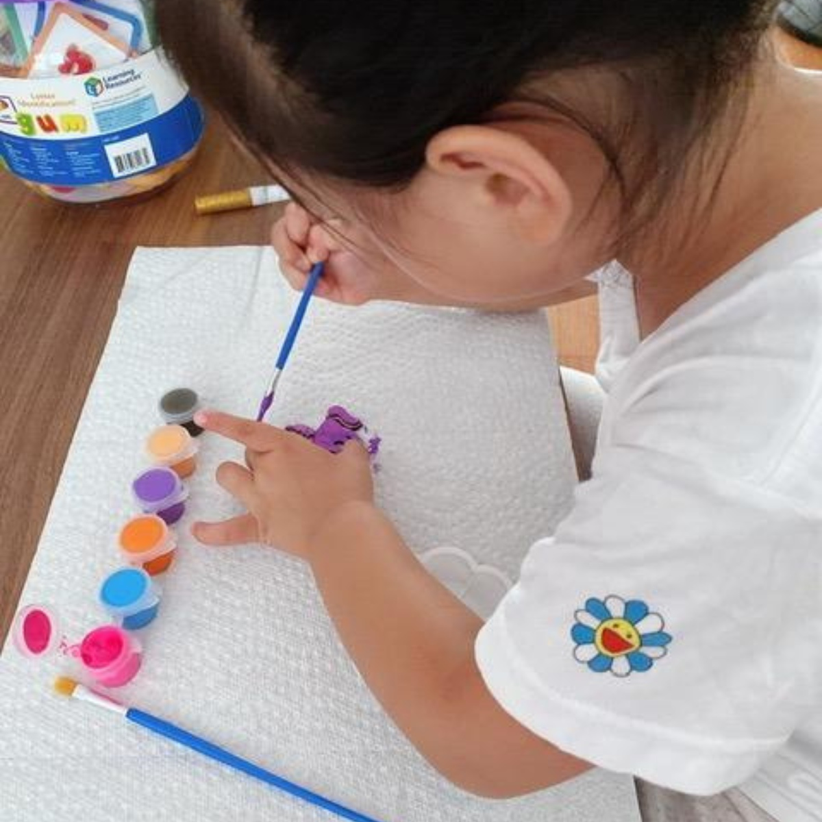 Magneti din lemn de colorat, în formă de animăluțe (3+ ani)