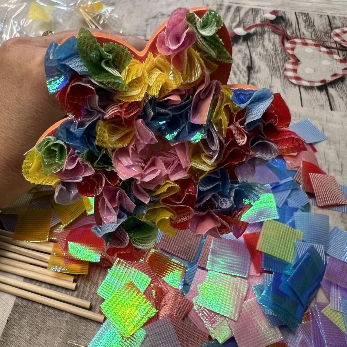 Apasă și creează – Set creativ magic pentru realizarea florilor (4–9 ani)