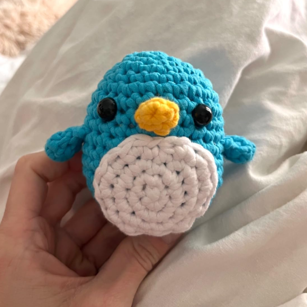 Set de început adorabil pentru croșetat: Pinguin pentru mici și mari creatori (8+ ani)