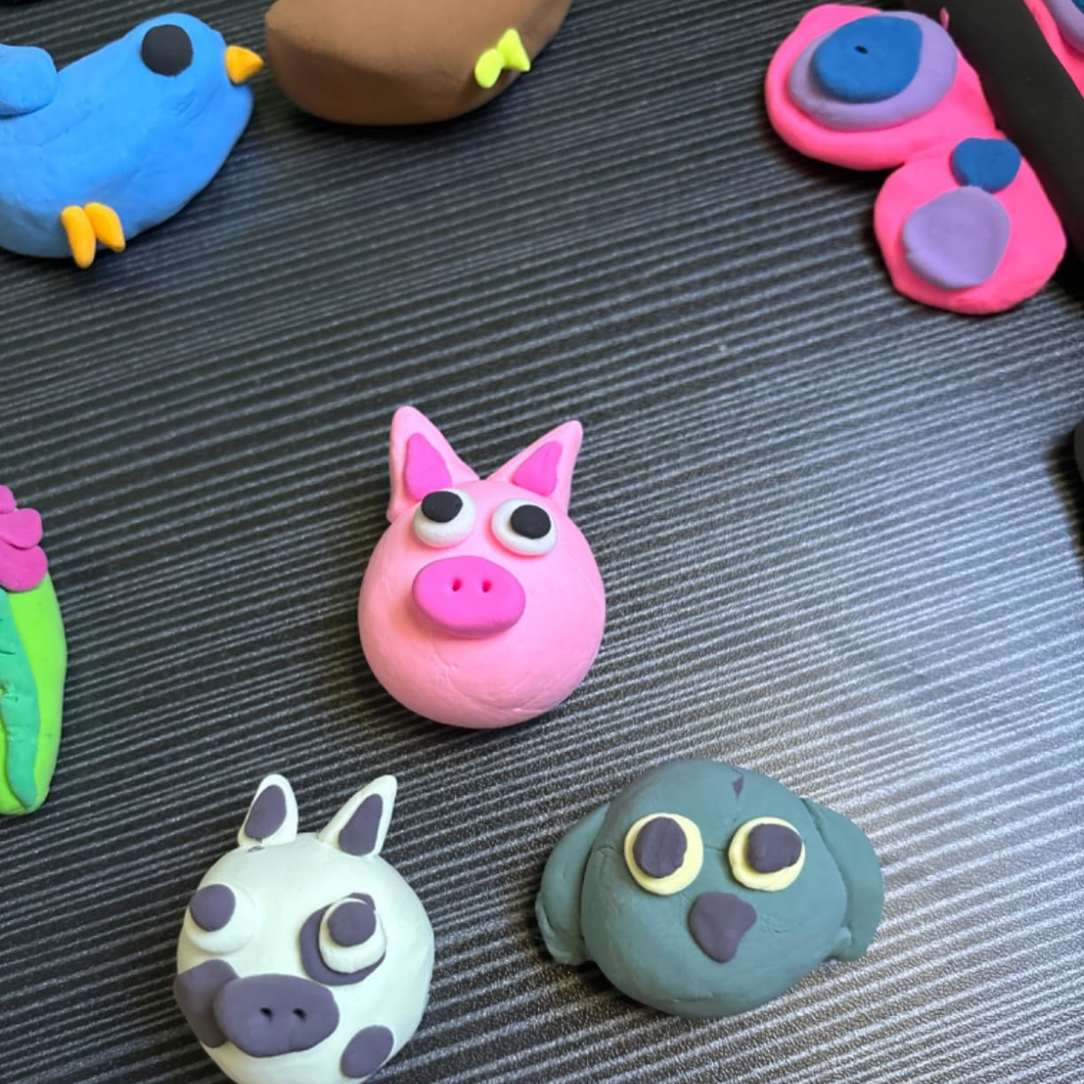 Set de 90 de culori de plastilină MAGICĂ pentru creație nelimitată (3+ ani, asemănătoare cu plastilina)