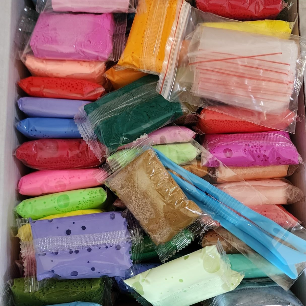 Set de 90 de culori de plastilină MAGICĂ pentru creație nelimitată (3+ ani, asemănătoare cu plastilina)