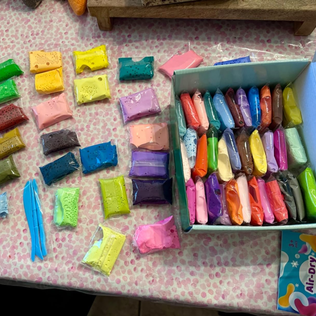 Set de 90 de culori de plastilină MAGICĂ pentru creație nelimitată (3+ ani, asemănătoare cu plastilina)