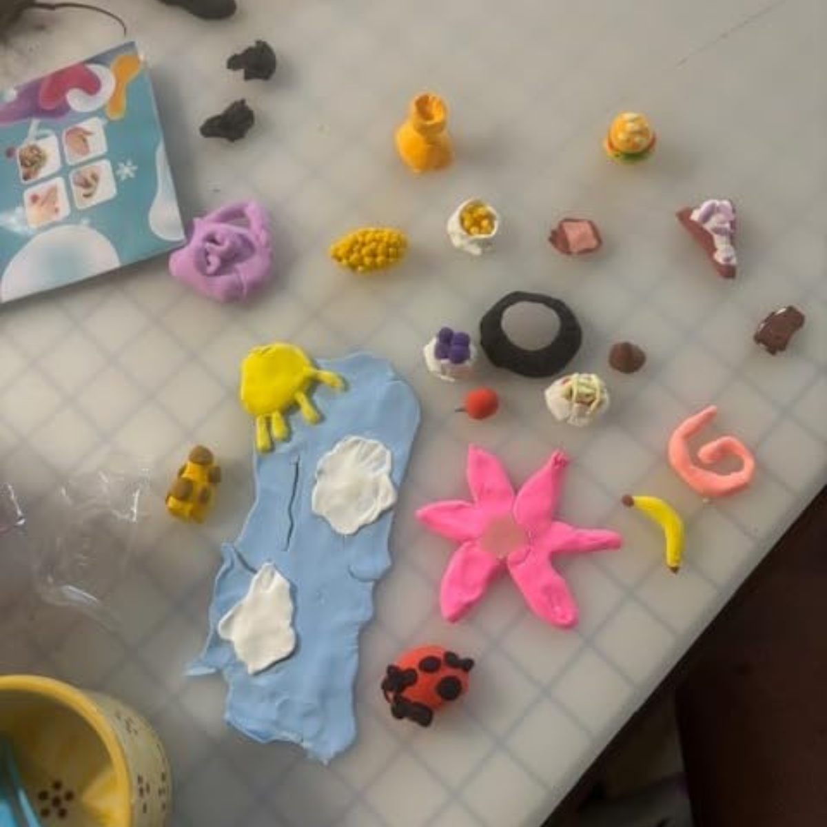 Set de 90 de culori de plastilină MAGICĂ pentru creație nelimitată (3+ ani, asemănătoare cu plastilina)