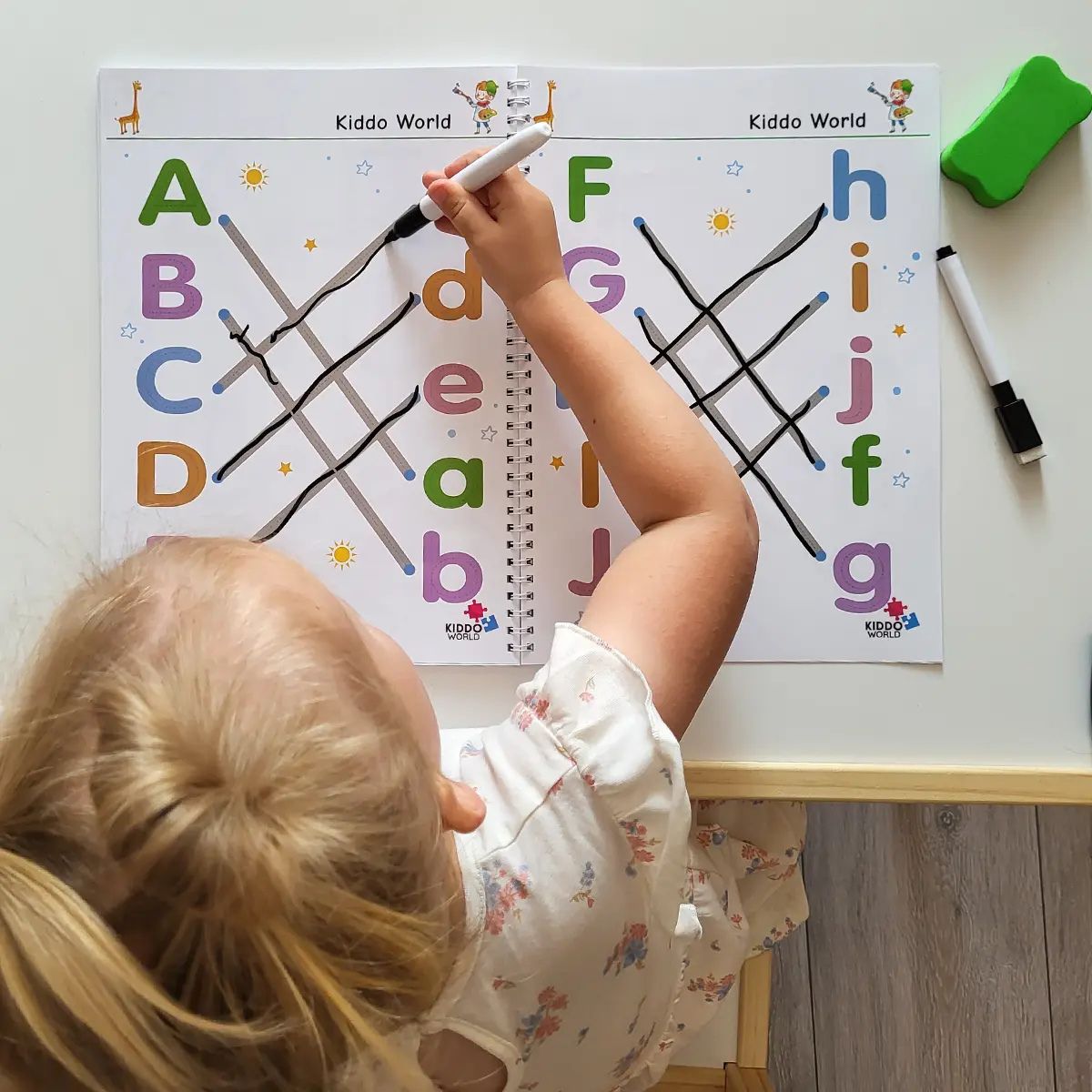 Curious Child | Caiet reutilizabil cu activități de scriere și logică (64 de pagini, 3+ ani)