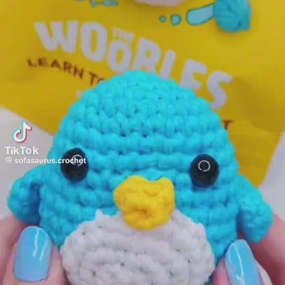 Set de început adorabil pentru croșetat: Pinguin pentru mici și mari creatori (8+ ani)