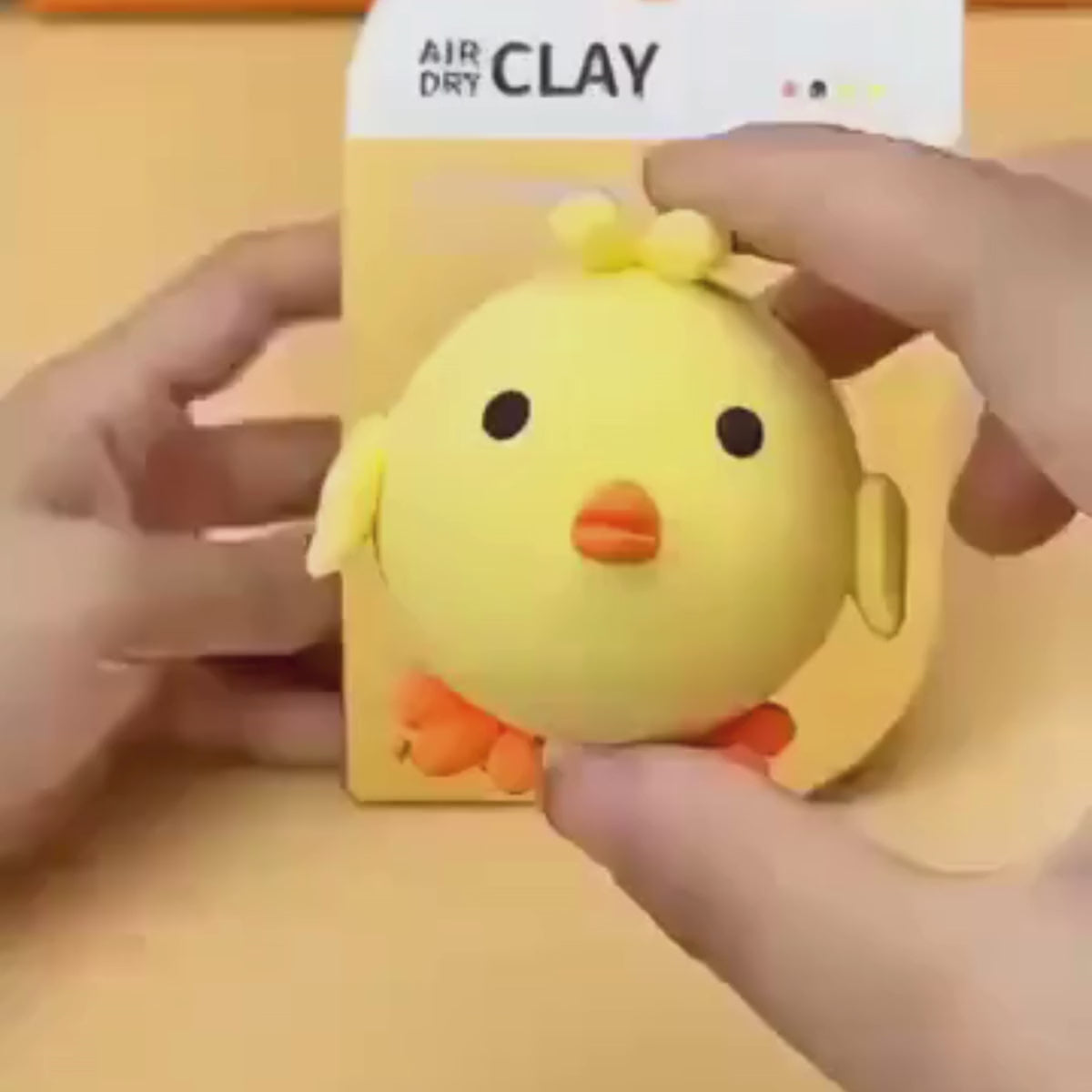 Set DIY Squishy Clay din 64 de piese (4+ ani)